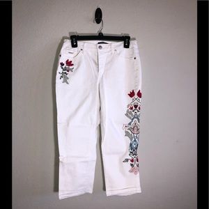 Nine West white Floral embroidered Capri Pants